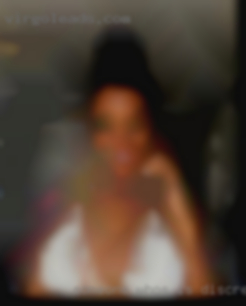 Someone whos is discreet club and can meet.